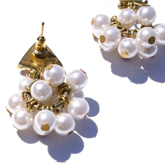 💞💗 Vintage Gold Metal Triangular Pearl Cluster On Gold Ring Dangle Earrings - Picture 5 of 5